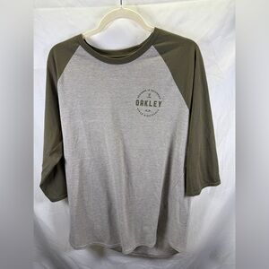 Oakley T-shirt Mens L Gray and Green 3/4 Sleeve..#35460